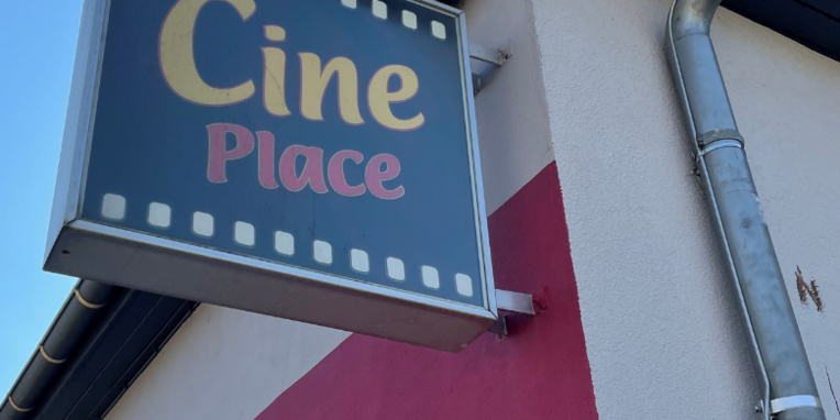 Schild Cineplace