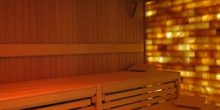 Finnsauna mit Wand