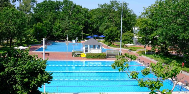 Freibad Ansicht Dach