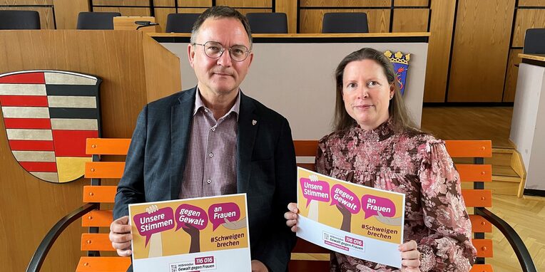 Stadtverordnetenvorsteherin Christine Wagner und  Bürgermeister Dirk Gene Hagelstein sind bei dem Projekt ebenfalls vertreten