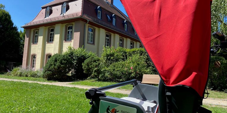 Rikscha vor der Bansamühle