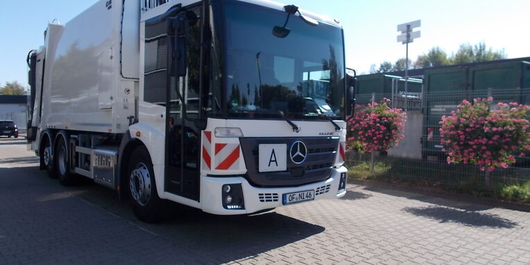 Müllfahrzeug aus dem Fuhrpark des Dienstleistungsbetrieb Dreieich und Neu-Isenburg AöR