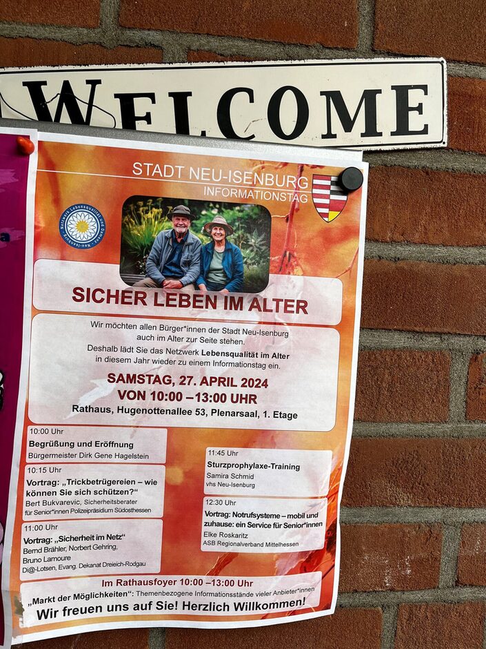 Plakat zum Informationstag am 27. April zum Thema " Sicher leben im Alter"