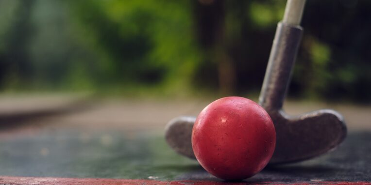 Minigolf, Schläger, Ball.