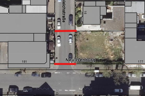 Vollsperrung im Einmündungsbereich der Bahnhofstraße (rote Kennzeichnung)