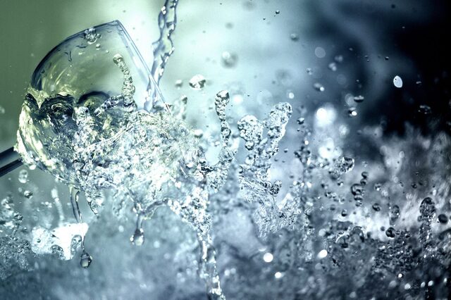 Wasser, Wasserspritzen