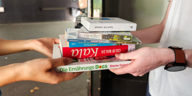 LitExpress_Bücherübergabe