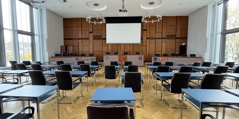 Innenansicht Plenarsaal Neu-Isenburg
