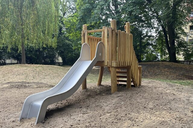 Neuer Rutschenturm auf dem Wilhelmsplatz