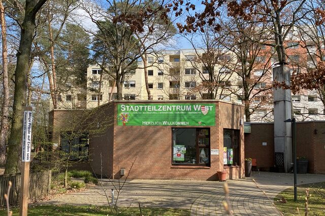 Stadtteilzentrum West, Kurt-Schumacher-Straße 8