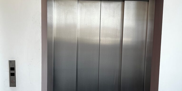 Aufzug im Rathaus Neu-Isenburg