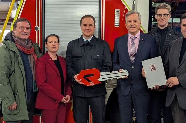 Bescheidübergabe bei der Freiwilligen Feuerwehr in Neu-Isenburg