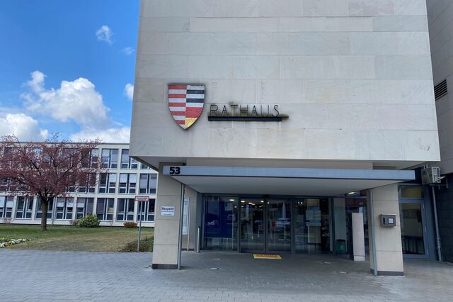 Haupteingang Rathaus Neu-Isenburg