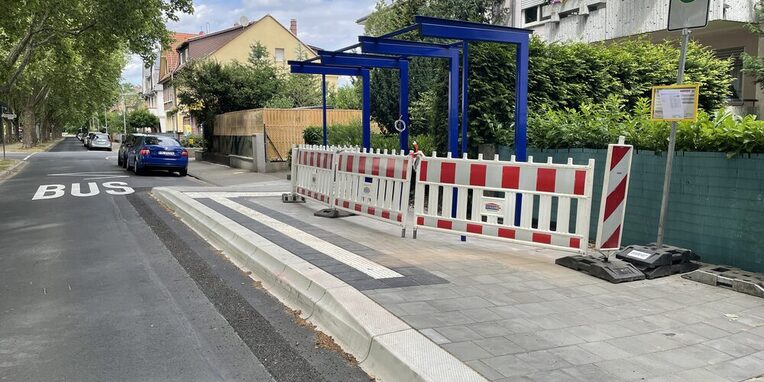 Beispielbild für Ausbau einer Bushaltestelle in der Hugenottenallee
