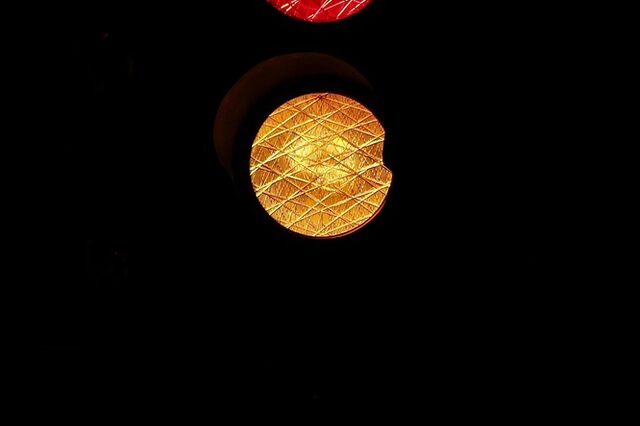 gelbes und rotes Ampelsignal