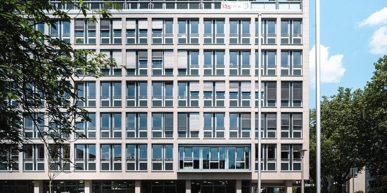 Rathaus Neu-Isenbug