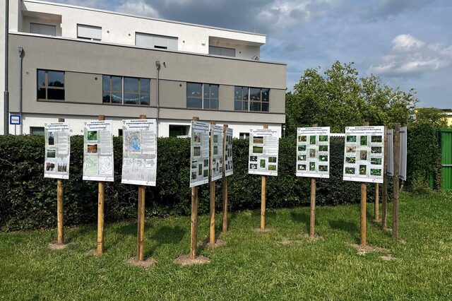 Outdoor-Ausstellung am Dreiherrnsteinplatz in Gravenbruch