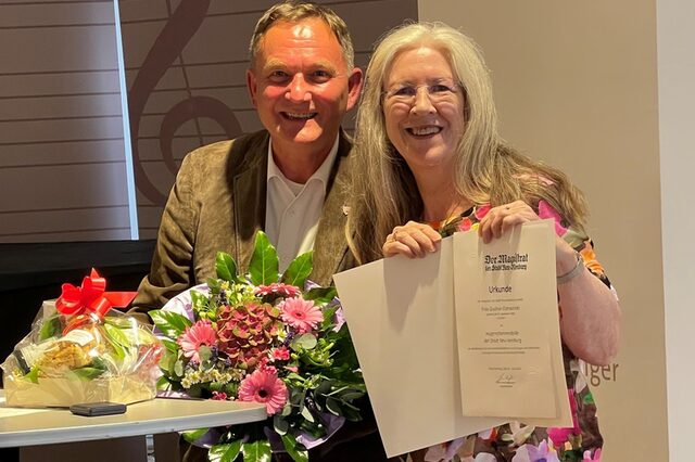 Bürgermeister Dirk Gene Hagelstein und Gudrun Czerwinski