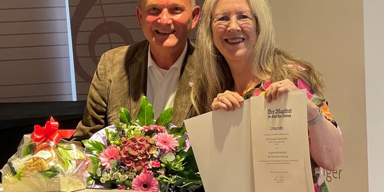 Bürgermeister Dirk Gene Hagelstein und Gudrun Czerwinski