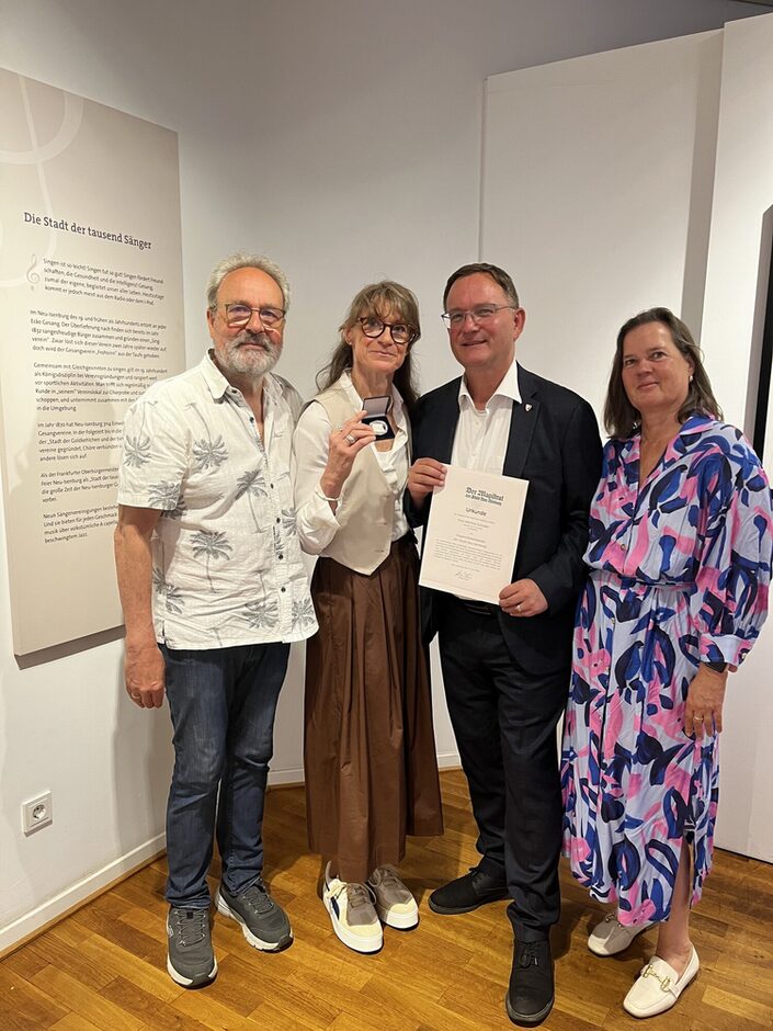vlnr: Günther Marx, Martina Schuder, Bürgermeister Dirk Gene Hagelstein, Bettina Blüchardt