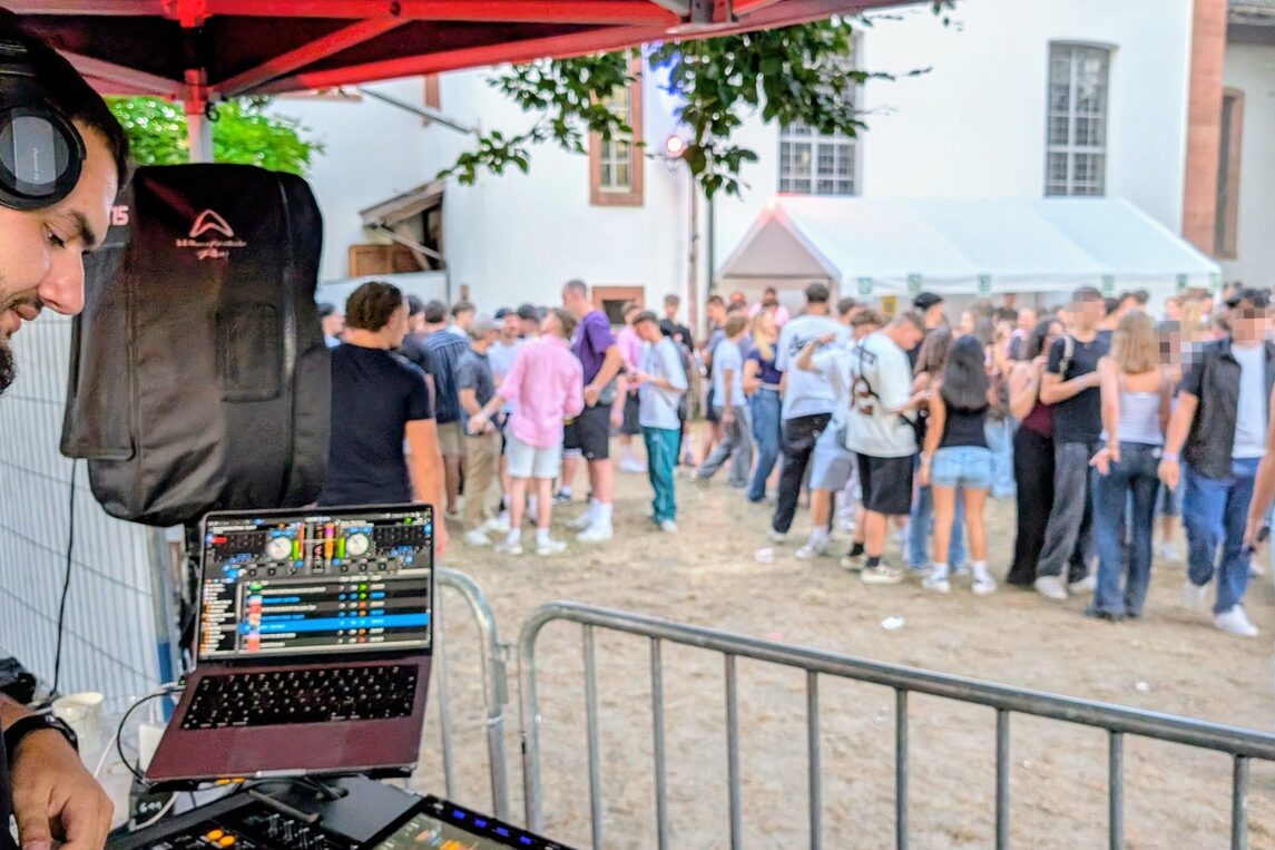 Party um die Ecke