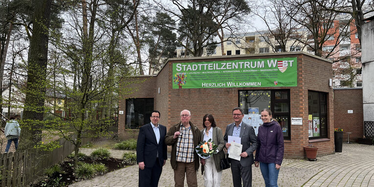 Patrick Föhl (Dezernent Ehrenamt), Achim Lenßen, Martina Lenßen, Bürgermeister Dirk Gene Hagelstein und Mona Kessler