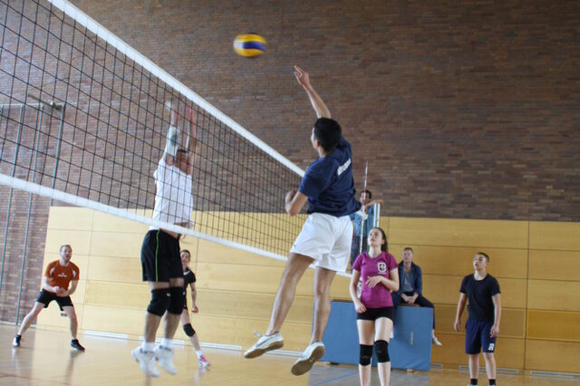 Volleyballspieler in Aktion