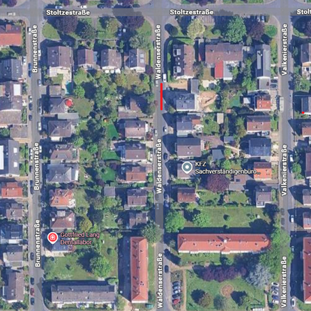 Die Waldenserstraße und der östliche Gehweg sind in diesem Bereich voll von 8:00 bis ca. 11:00 Uhr voll gesperrt