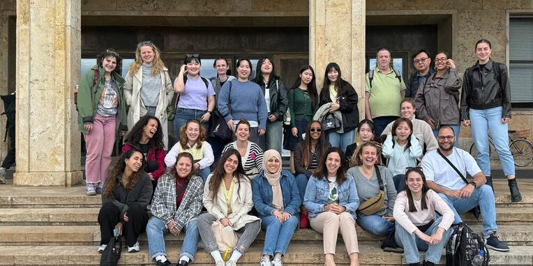 gemeinsames Gruppenfoto der 28 Studierenden aus Deutschland, Südkorea und Israel