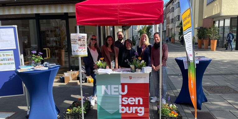 Infostand anlässlich des Tages der Städtebauförderung in der Fußgängerzone