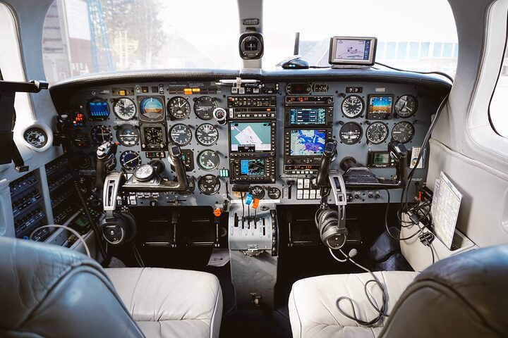 Innenansicht eines Cockpits
