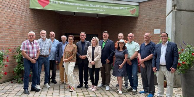 zu  stadtkuemmerer vlnr Wonneberg Holm Bernhardt Miethke Klink Hagelstein Marburger Schmitt Granatmann Lackert Schaefer Schmidt Foehl