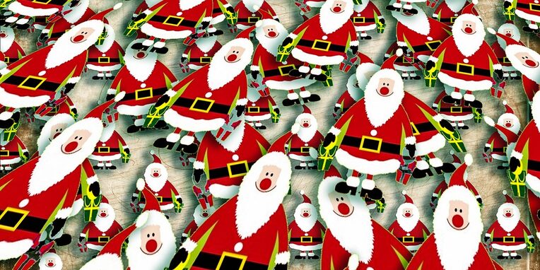 viele kleine Weihnachtsmänner