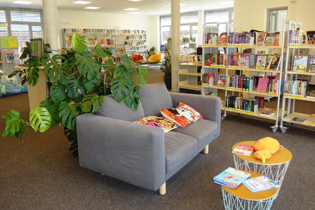 Blick in die Stadtteilbibliothek Gravenbruch