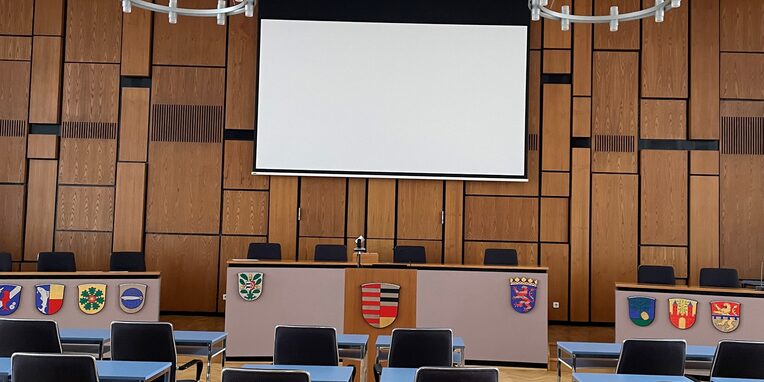Innenansicht Plenarsaal Stadt Neu-Isenburg