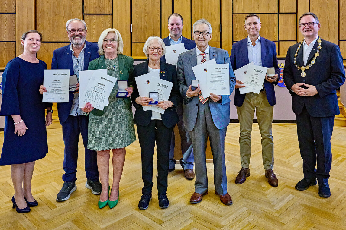 Neu-Isenburg: Festsitzung Stadtverordnetenversammlung.
