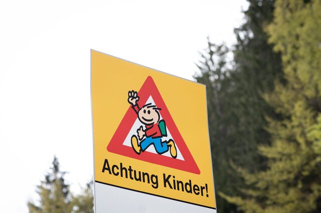 Schild, Achtung, Kinder