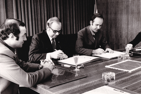 Unterzeichnung des Grenzänderungsvertrages vom 16. Oktober 1973