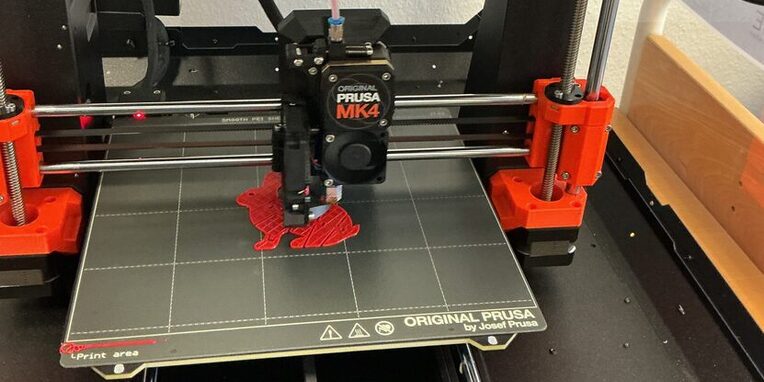 3D-Drucker in Druckvorgang