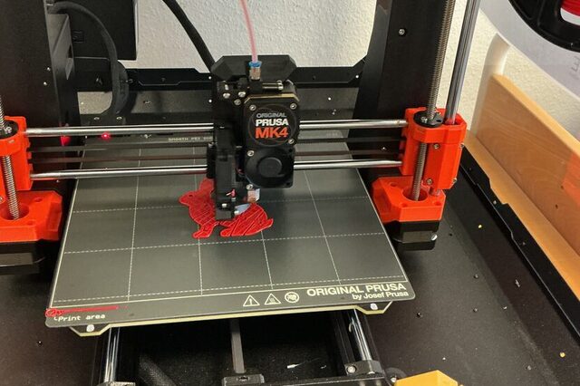 3D-Drucker in Druckvorgang